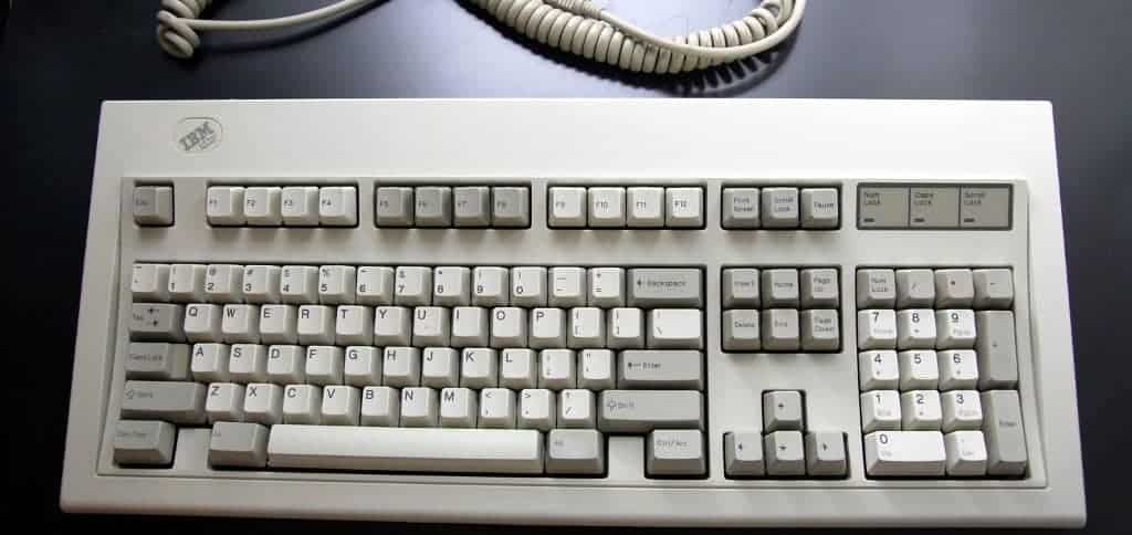 primeiro teclado mecanico ibm modelo m