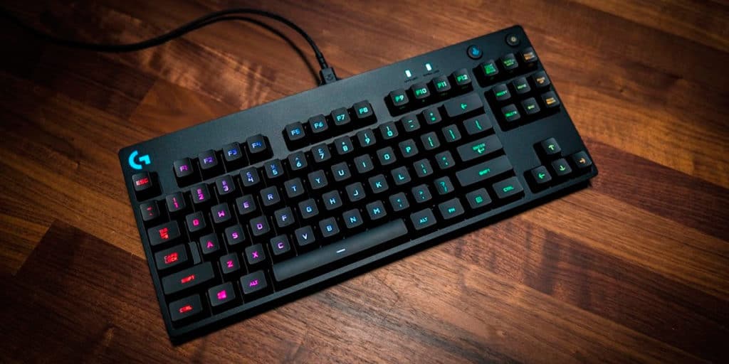 Teclado Gamer RGB Portátil e Compacto